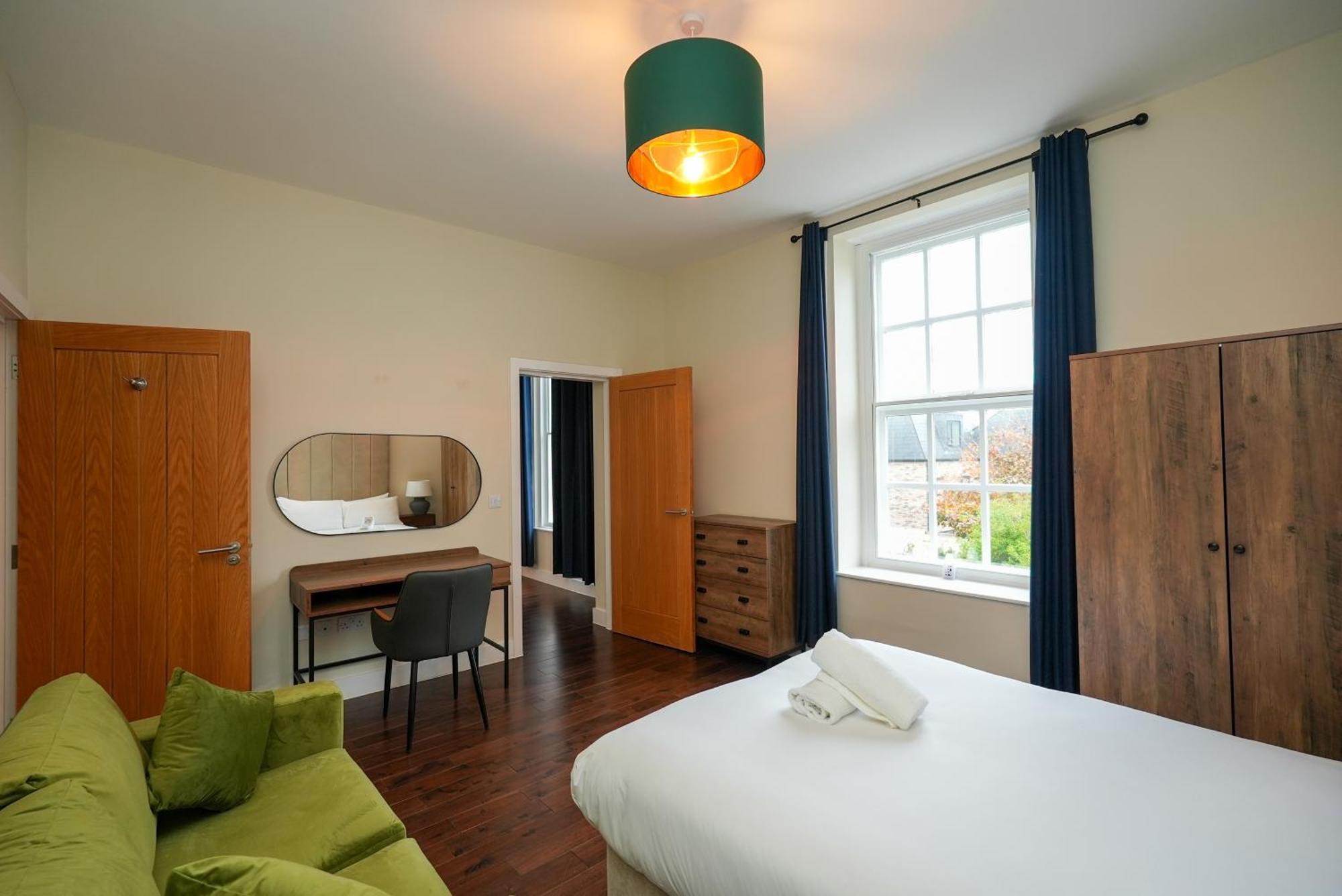 Luxury Two Bedroom Apartment