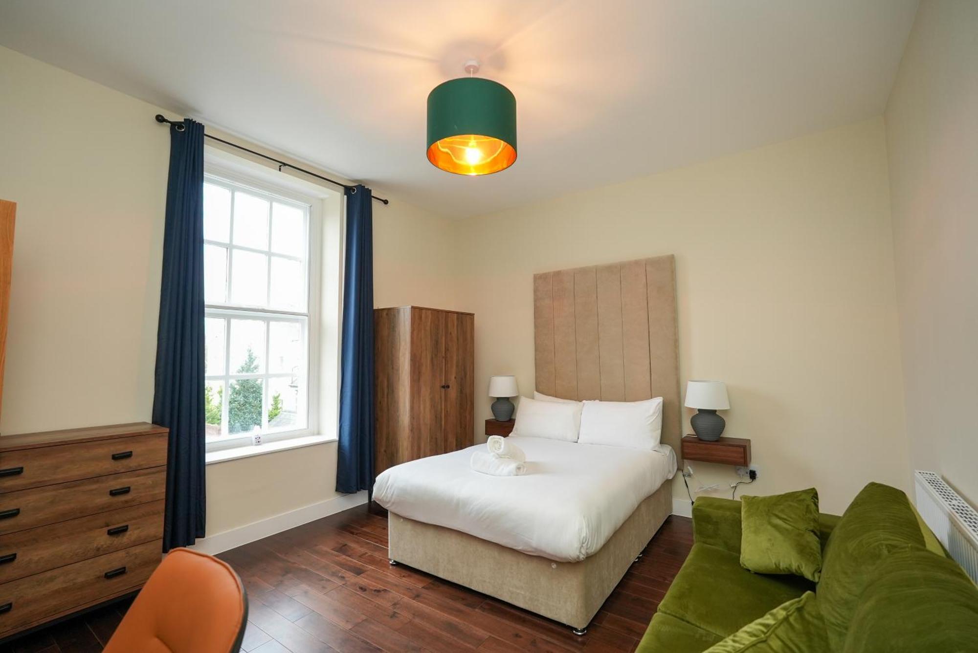 Luxury Two Bedroom *