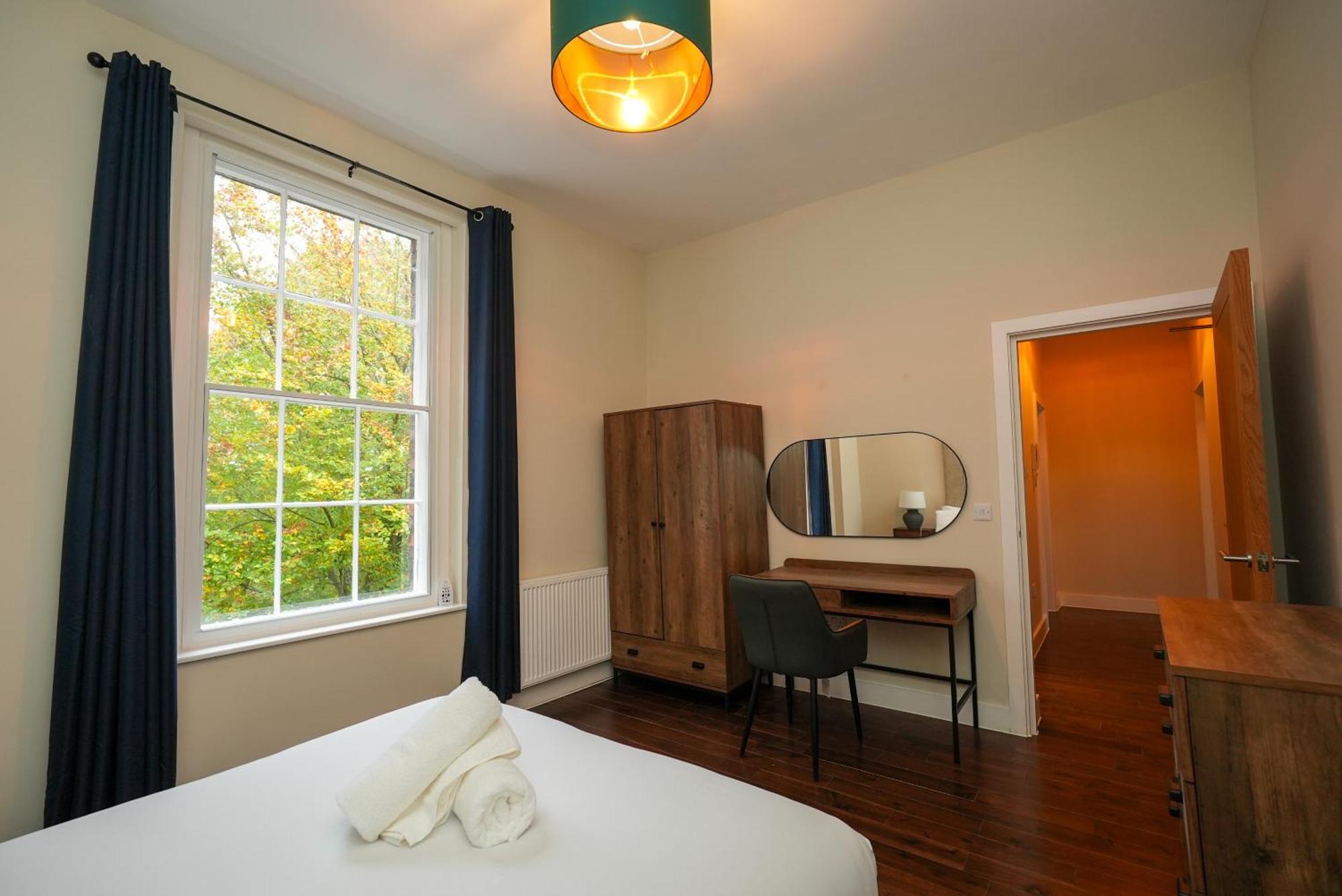 Luxury Two Bedroom Apartment *